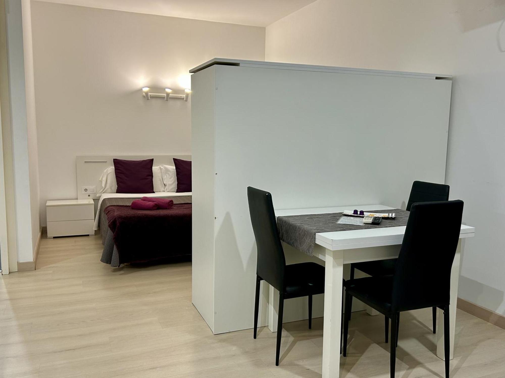 Apartahotel Baldiri Sant Boi de Llobregat Dış mekan fotoğraf